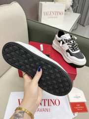 Valentino One Stud Sneaker 16 - 2