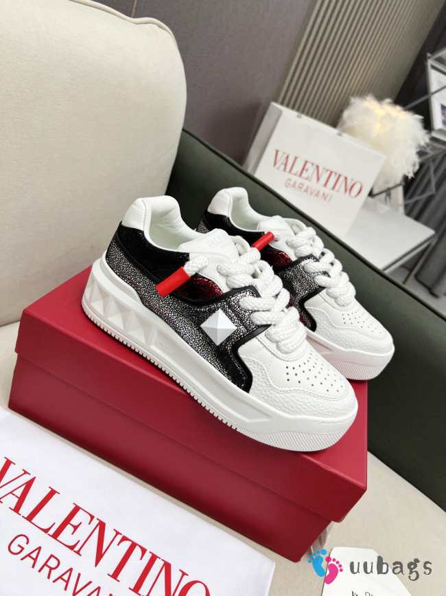 Valentino One Stud Sneaker 17 - 1