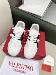 Valentino One Stud Sneaker 17 - 6