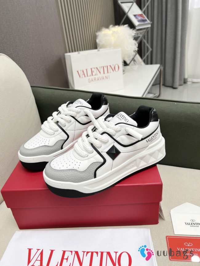 Valentino One Stud Sneaker 18 - 1