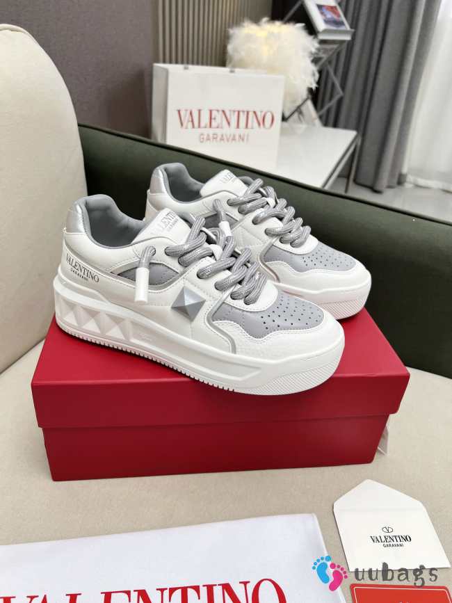 Valentino One Stud Sneaker 19 - 1