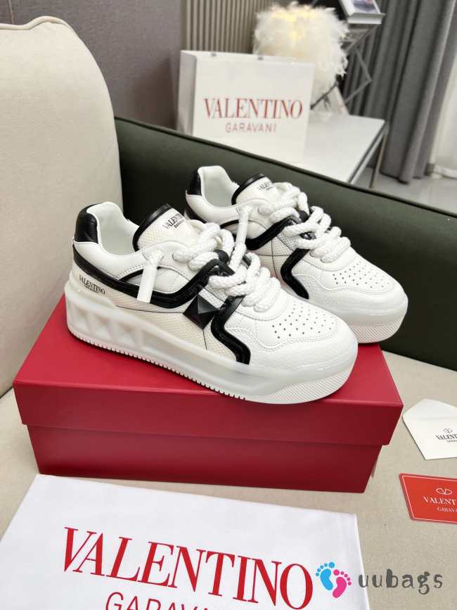 Valentino One Stud Sneaker 21 - 1