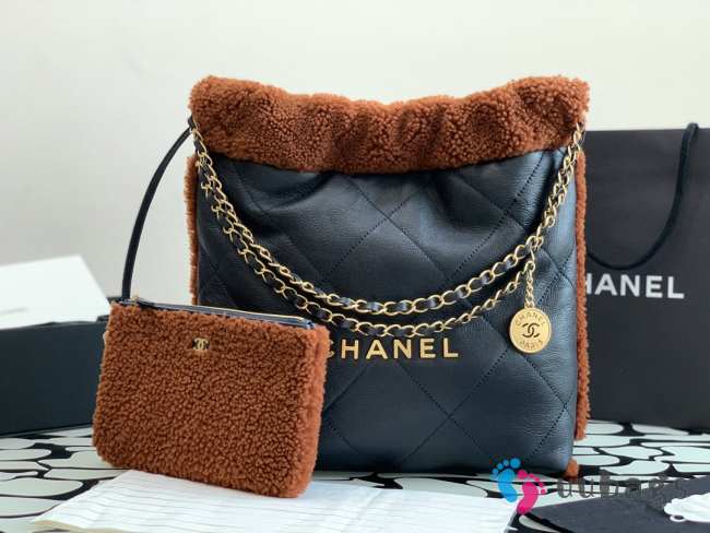 Chanel 22 small blue bag glossy calfskin & gold-plated metal - 1