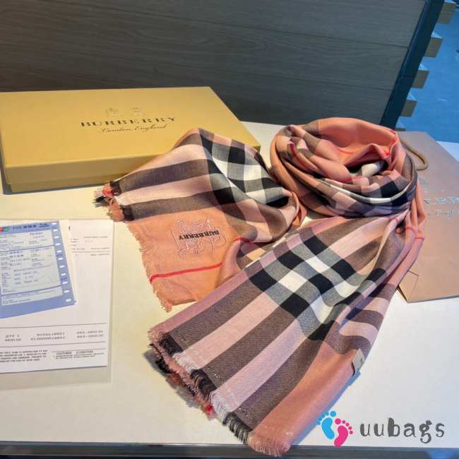 Burberry Cashmere Scarf In Pink 70x200cm - 1