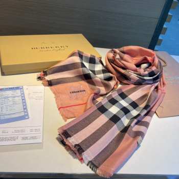 Burberry Cashmere Scarf In Pink 70x200cm