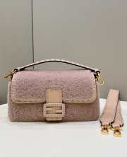 Fendi Baguette Pink sheepskin bag 27x6x15cm - 1