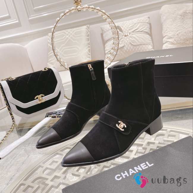 Chanel pointed toe calfskin boots in black 4cm - 1