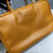 Miu Miu Leather top-handle bag in yellow 22x10.5x7.5cm - 5