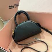 Miu Miu Leather top-handle bag in black 18x11.5x8cm - 2