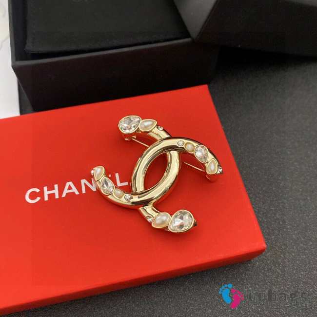 Chanel double C gold brooches  - 1