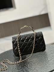 Chanel 23K top handle in black with gold buckle 20x12x6cm - 4