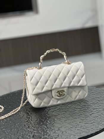 Chanel 23K top handle in white with light gold buckle 20x12x6cm