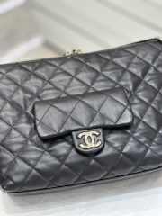 Chanel 23B hobo bag in black with silver buckle 28x22.5x13cm - 4