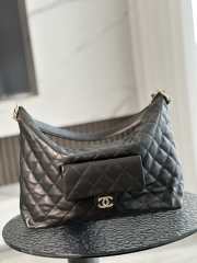 Chanel 23B hobo bag in black with silver buckle 37x29.5x13cm - 1