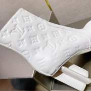 Louis Vuitton white boots with monogram embossed leather 7.5cm - 3