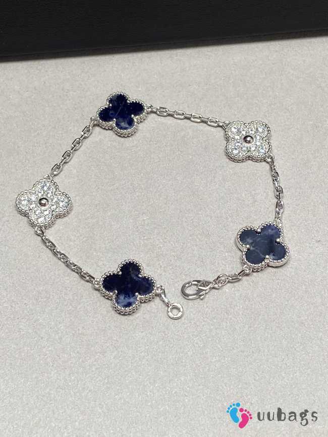 Van Cleef & Arpels Peter Stone Five-Flower Bracelet - 1