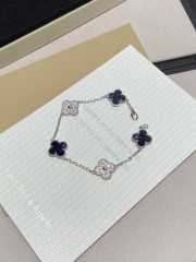 Van Cleef & Arpels Peter Stone Five-Flower Bracelet - 5