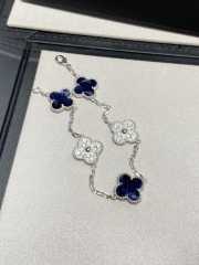 Van Cleef & Arpels Peter Stone Five-Flower Bracelet - 2