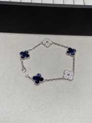 Van Cleef & Arpels Peter Stone Five-Flower Bracelet - 3