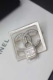 Chanel Brooch 005 - 2