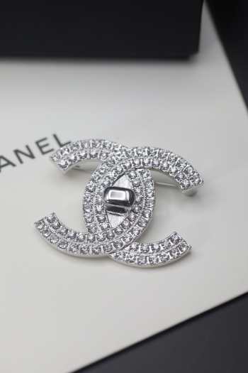 Chanel Brooch 006