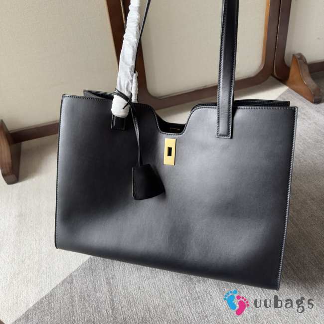 Celine Cabas 16 Veau Lisse Black Bag 37x26x14cm - 1