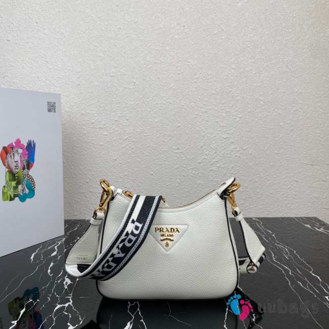 Prada leather shoulder bag in white 24x18x6cm - 1