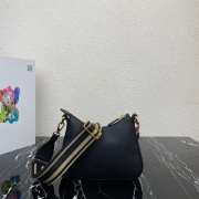 Prada leather shoulder bag in black 24x18x6cm - 6