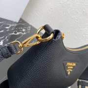 Prada leather shoulder bag in black 24x18x6cm - 4