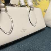 Valentino Garavani Rockstud White E/W Calfskin Handbag 34x11x8cm - 6