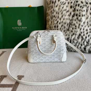 Goyard Vendôme Mini bag in white 23x18x10cm