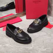 Valentino Garavani Vlogo Signature Calfskin Loafer In Black - 6