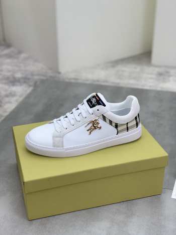 Burberry men's knight logo shoes 01