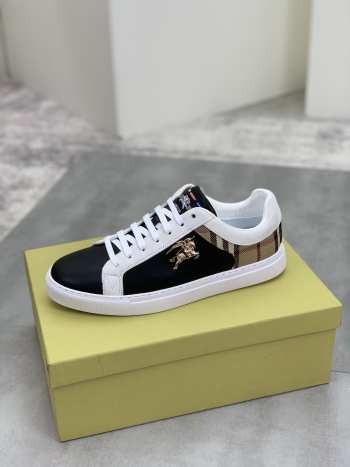 Burberry men's knight logo shoes 02