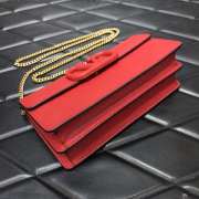 Valentino Garavani Vlogo Signature Grainy Calfskin Wallet With Chain Red - 2