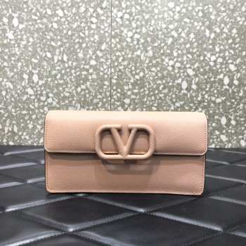 Valentino Garavani Vlogo Signature Grainy Calfskin Wallet With Chain Pink