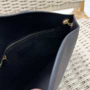 YSL Sienna in vegetable-tanned leather in black 31x21x6cm - 5