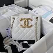 Chanel 24C Tote Bag In White 17.5x20x5cm - 1