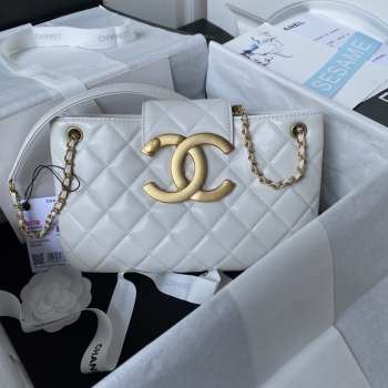 Chanel 24C Handbag In White 16.5×26.5×5cm