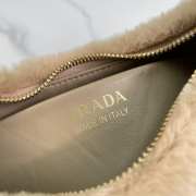 Prada Arqué shearling and leather shoulder bag in light beige 18x22x6cm - 4