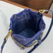 Prada duet re-nylon bucket bag in blue 22x17x12cm - 5