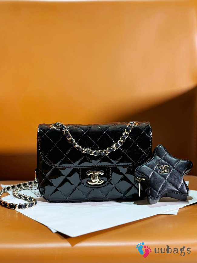 Chanel Shine small flap bag glossy leather in black 12.5x19x5cm - 1