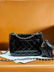 Chanel Shine small flap bag glossy leather in black 12.5x19x5cm - 2