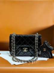 Chanel Shine small flap bag glossy leather in black 12.5x19x5cm - 4