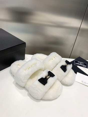 Chanel bowknot wool slippers flat in white