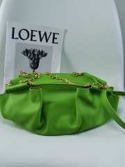 Paseo bag in shiny nappa calfskin with chain apple green 11.5x35x21cm - 4