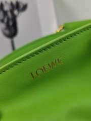 Paseo bag in shiny nappa calfskin with chain apple green 11.5x35x21cm - 2