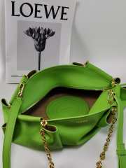 Paseo bag in shiny nappa calfskin with chain apple green 11.5x35x21cm - 6