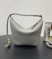 Loewe mini Hammock hobo bag in classic calfskin in grey 28x17x9.5cm - 5