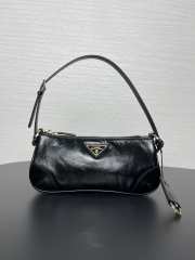 Prada Re-Edition 2002 small leather shoulder bag in black 24.5x11x6cm - 1